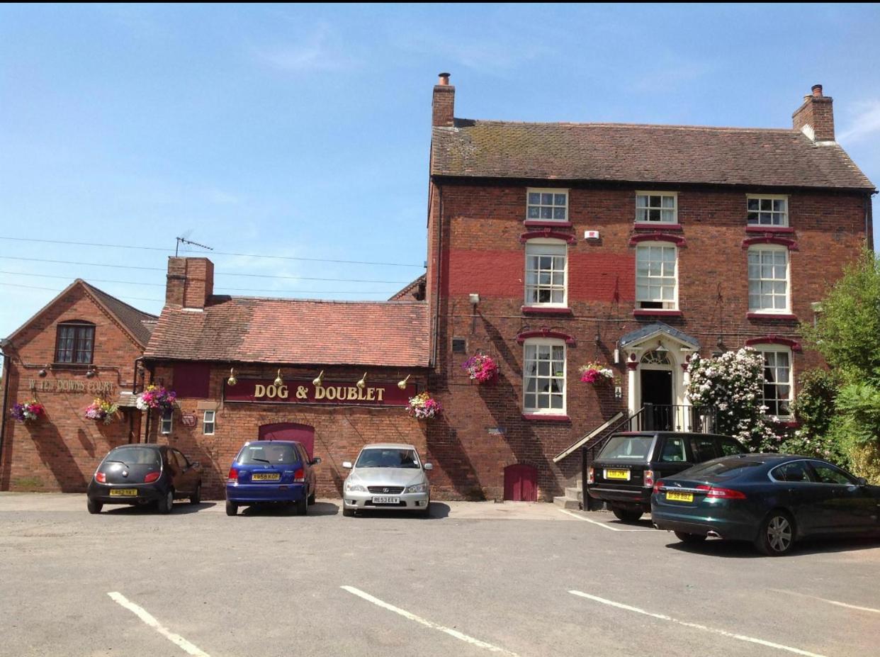 The Dog & Doublet Inn Kingsbury Exterior foto